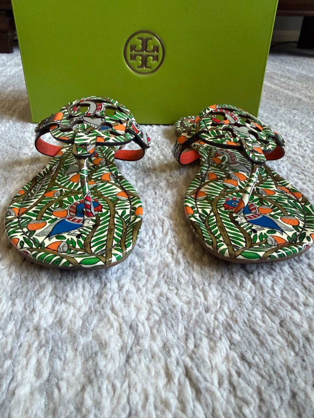 Tory burch Miller size 10...no box but comes with green Tory Burch dust bag